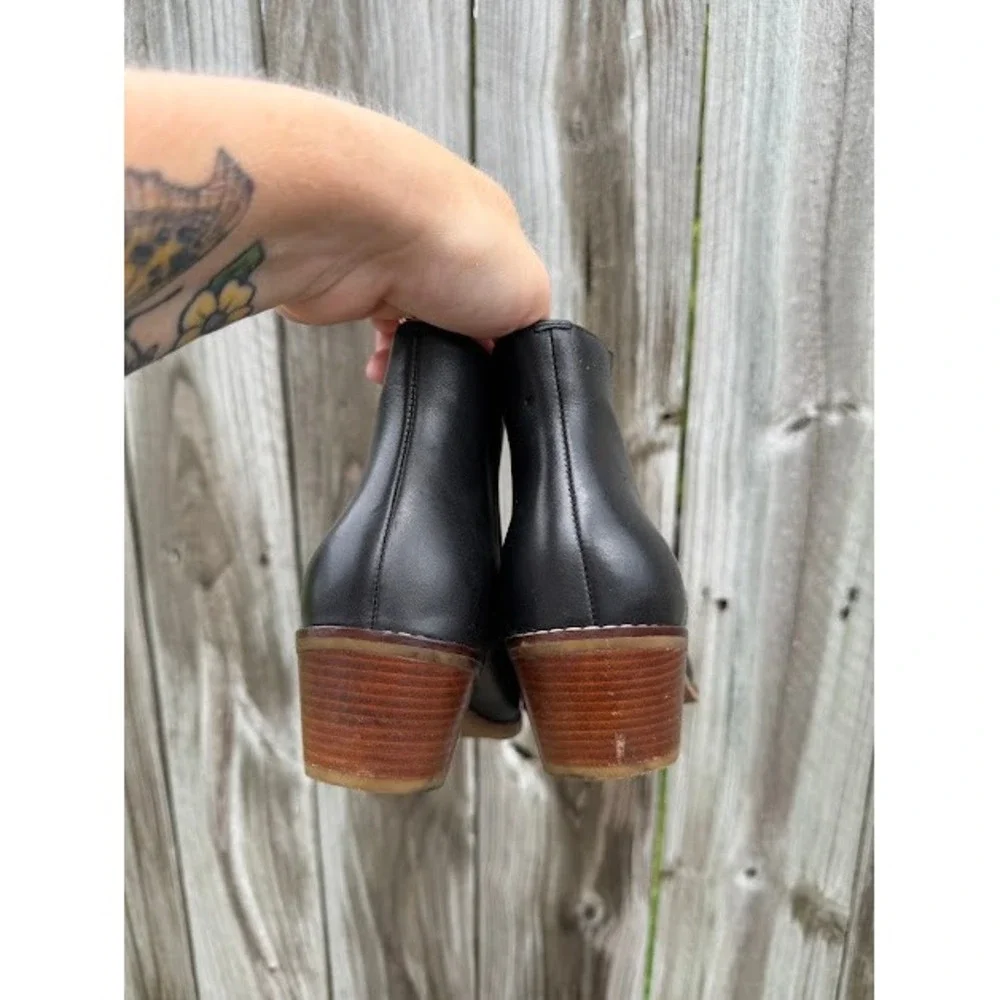 Minimalist Classic Cole Haan Leather Ankle Bootie 6.5 Black Block Heel Boot